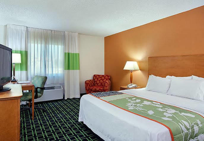 Fairfield Inn And Suites By Marriott Tampa North Temple Terrace Exteriör bild
